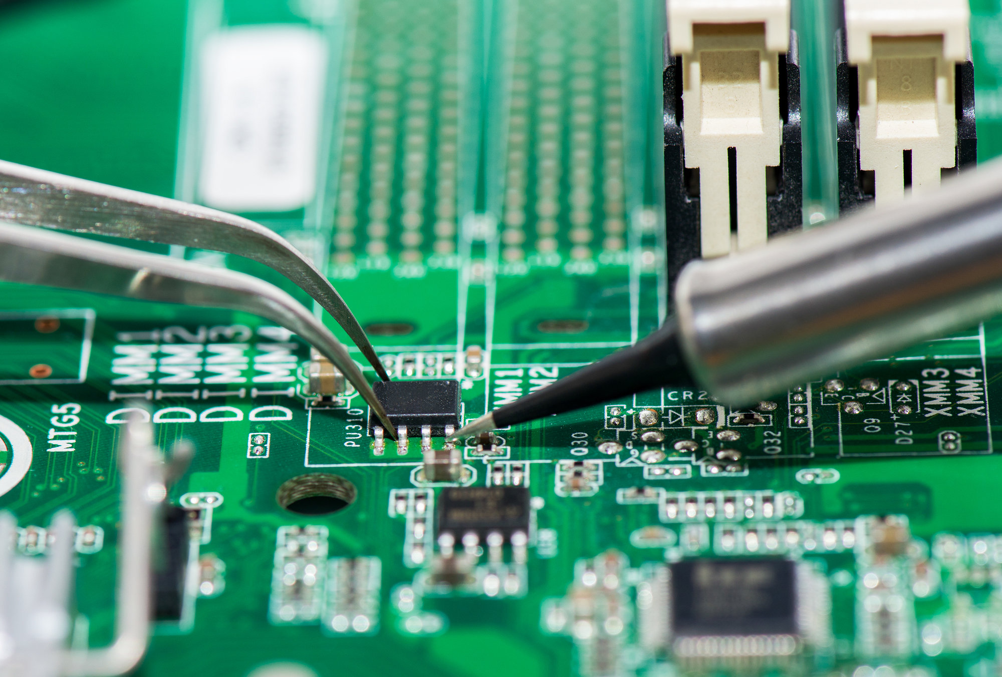 Плата выросла. PCB Assembly. Electronic Board Cleaner. Which connection techniques are suitable for electrical Assemblies?. Is it ok to clean circuit Board with alcohol.